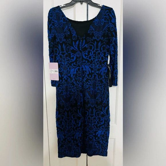 JS COLLECTIONS Embroidered V-Back Dress - Picture 6 of 8